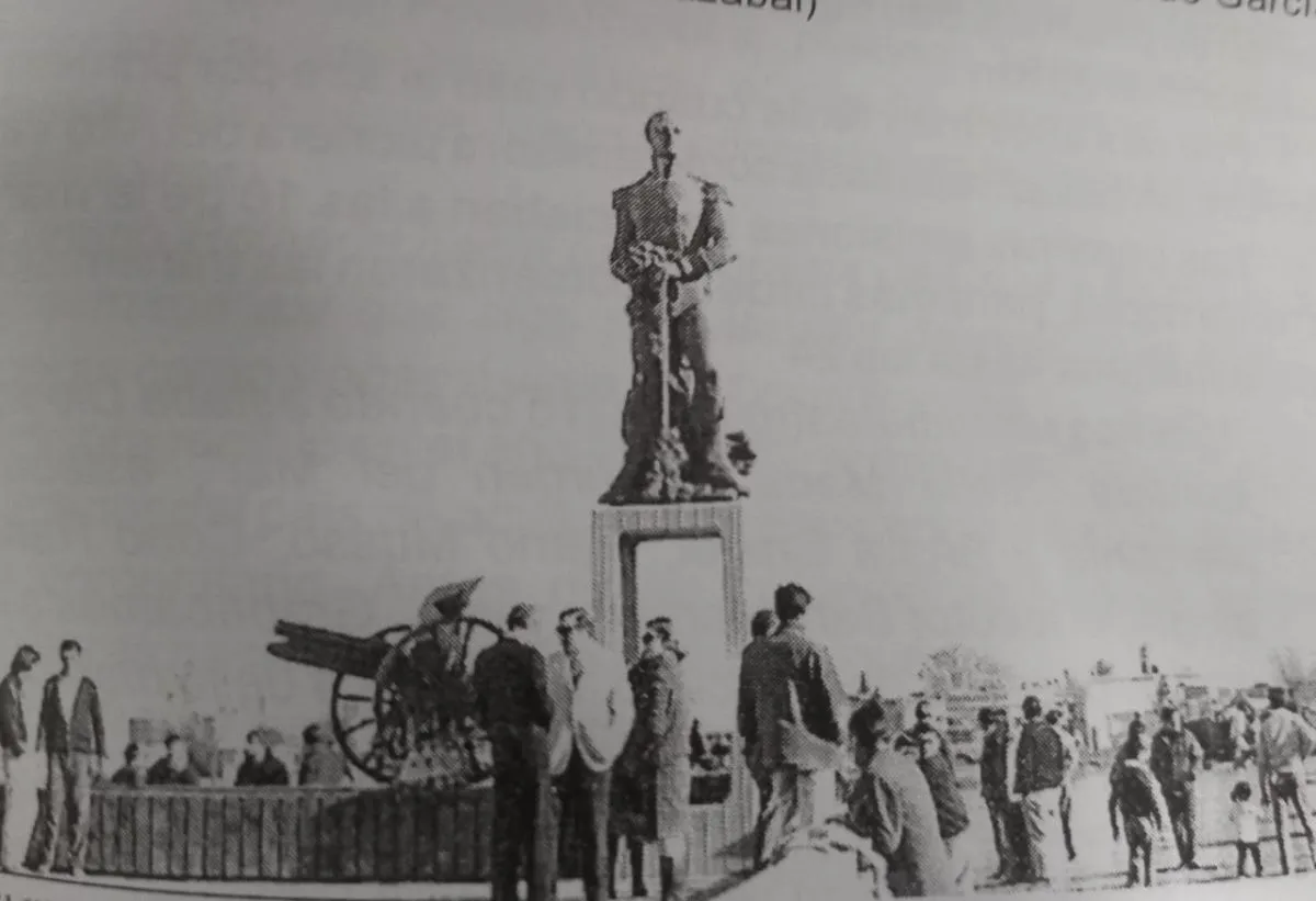 Inauguraci&oacute;n del buso al Gral. Belgrano. (Foto extraida del libro 'Me lo cont&oacute; mi abuelo' de Silvia Zanini)