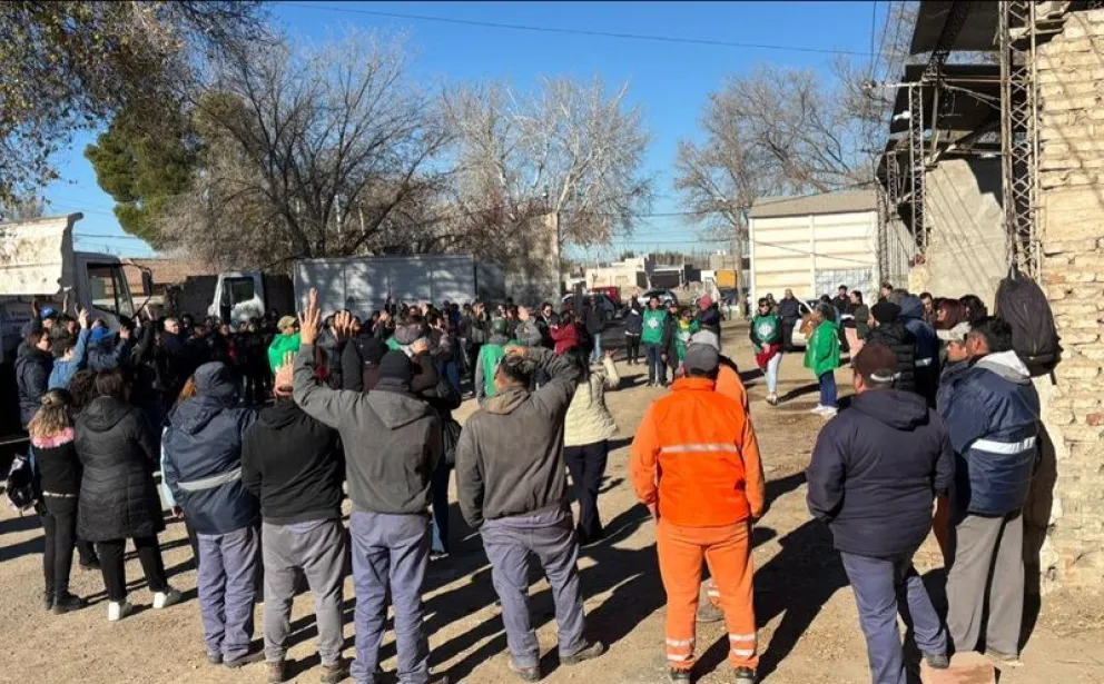 Municipales de Regina rechazaron en asamblea la propuesta salarial. (Foto gentileza)