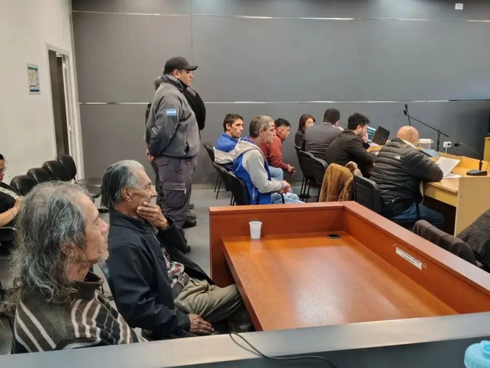 Durante la audiencia, el papá de Otoño estuvo acompañado por don Asunción, padre de Sergio Ávalos, el estudiante de Economía que se encuentra desaparecido desde 2003.