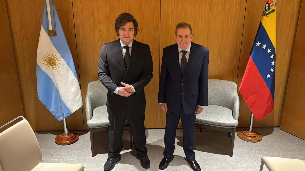 Javier Milei junto a Edmundo González Urrutia.