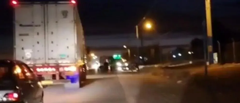 Al lugar del accidente llegó en pocos minutos un equipo del SIARME que trasladó al herido hacia el hospital. Foto. ANRoca