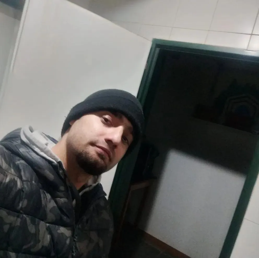 El cuerpo de Julián apareció el 30 de abril en la zona de defensas al norte de Roca.