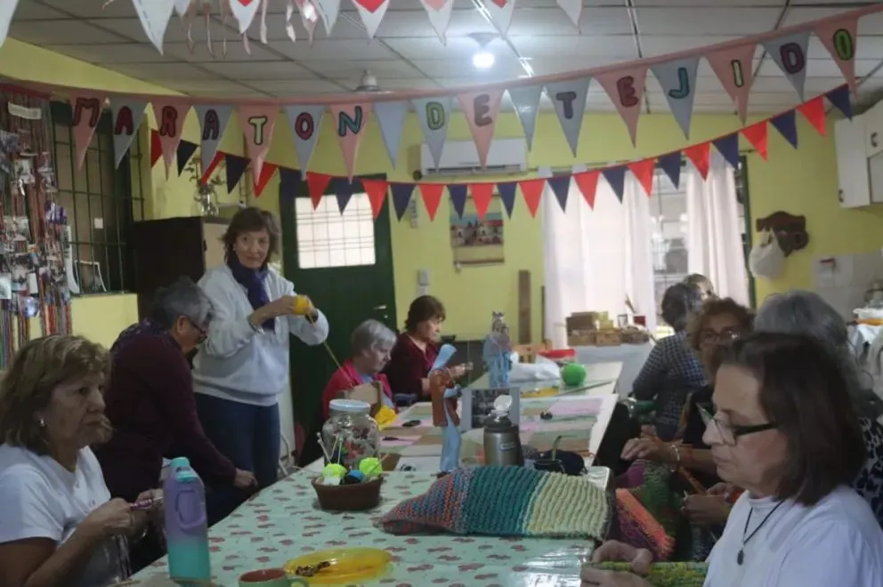 La maratón ya lleva dos días y continuará este sábado de 10 a 18 en Brasil 581. Foto. Tania Domenicucci. ANRoca