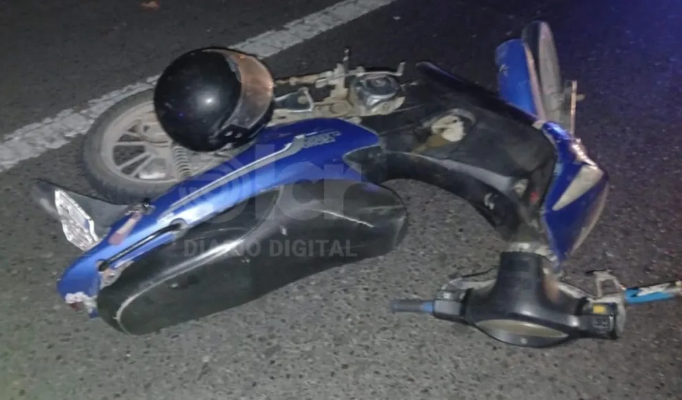 En uno de los hechos, la motociclista sufrió lesiones graves cerca de barrio Nuevo (Foto gentileza Policía RN).