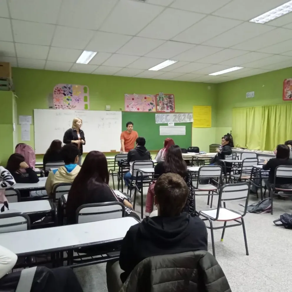 La directora Mónica Díaz brindó detalles sobre la convocatoria docente. (Foto: ESPJ N°1)