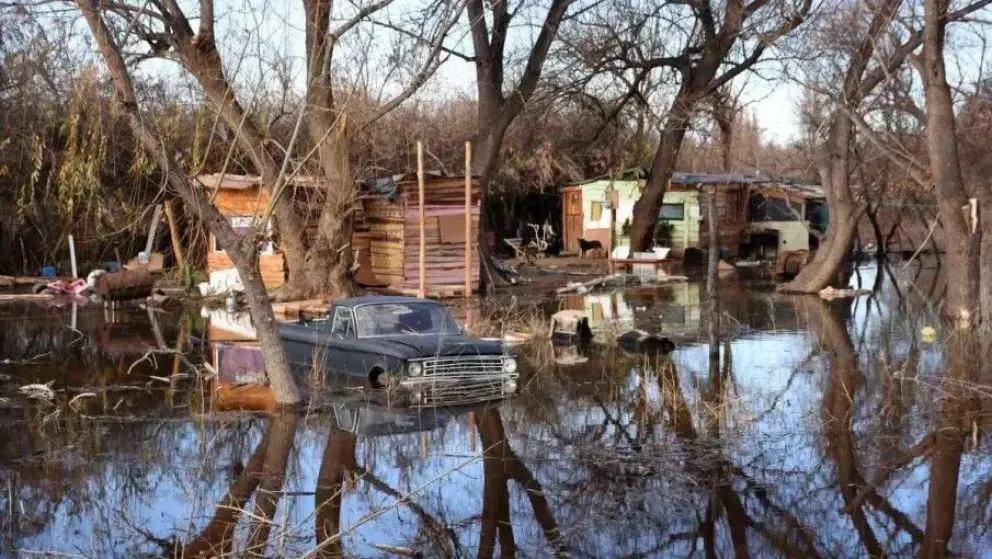 Los vecinos de los barrios ribere&ntilde;os esperan con preocupaci&oacute;n el ritmo de la crecida. El pico m&aacute;ximo llegar&aacute; el lunes pr&oacute;ximo (Foto archivo).