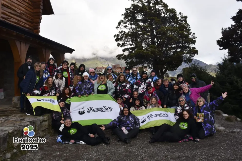 Un grupo de más de 240 amantes del mate recorre la cordillera 