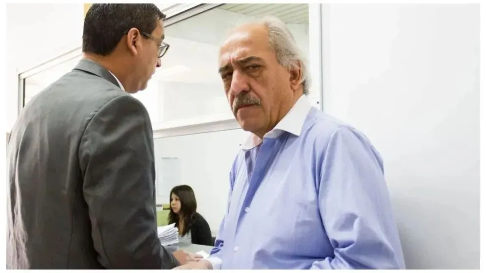 También lo acusó de manejar fondos públicos sin control (Imagen archivo)