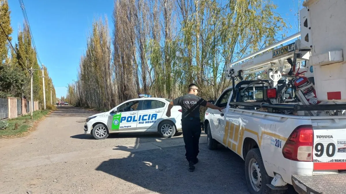 Vecinos del barrio indicaron en su momento que el cable estuvo alrededor de 3 horas descolgado (Foto LCR).