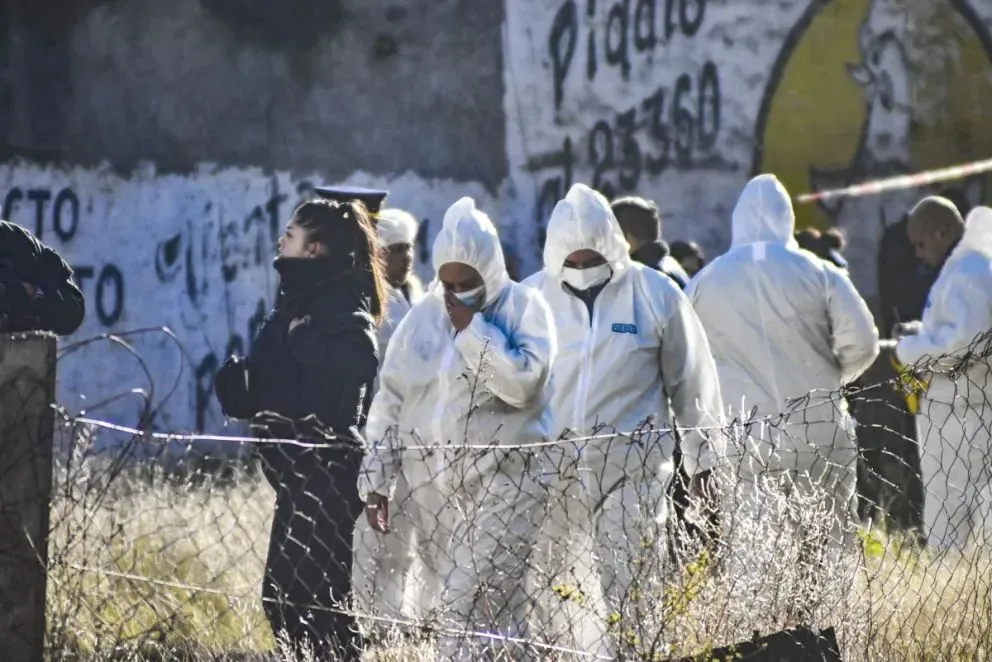 Intervención de los peritos en el lugar de los hechos. Foto Vanesa Schwemmler / NoticiasNet.