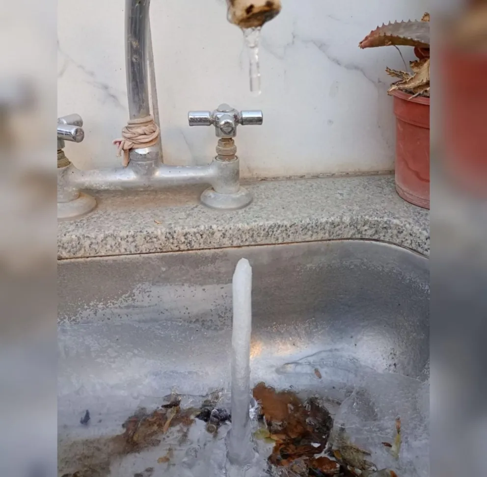 En Chichinales la mínima llegó a los -15.5º C (foto enviada por Naty a LCR)