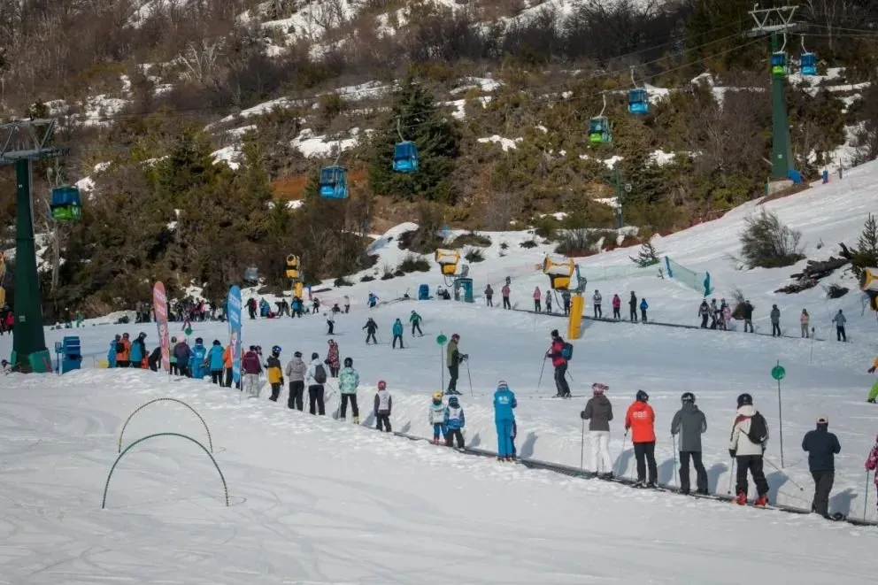 Arrancó la temporada en los centros de esquí de la cordillera 