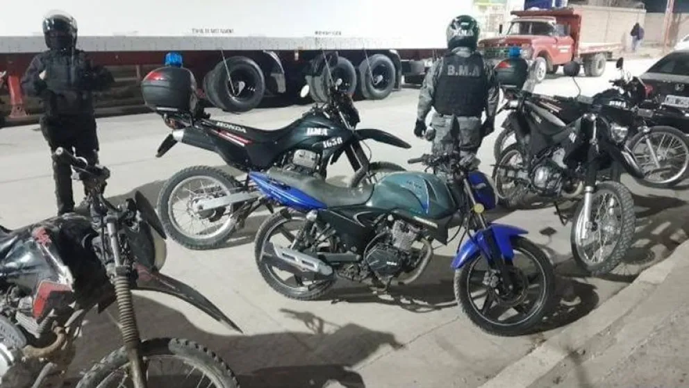 Los operativos de identificación de personas y vehicular se hicieron en Godoy y Allen. (Foto gentileza)