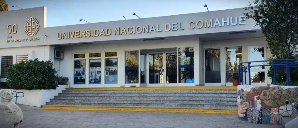 El vicerrector esta a cargo del rectorado por la licencia de Beatriz Gentile (imagen gentileza)