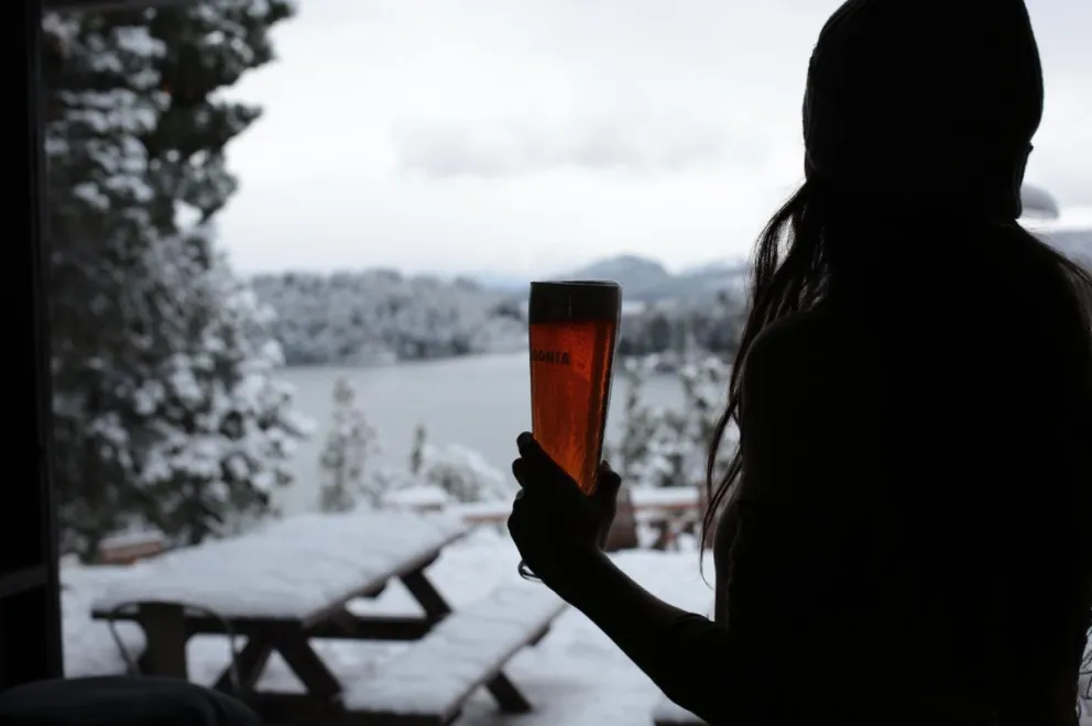 Cerveza, lago y Patagonia, todo en un solo lugar en el oeste de Bariloche
