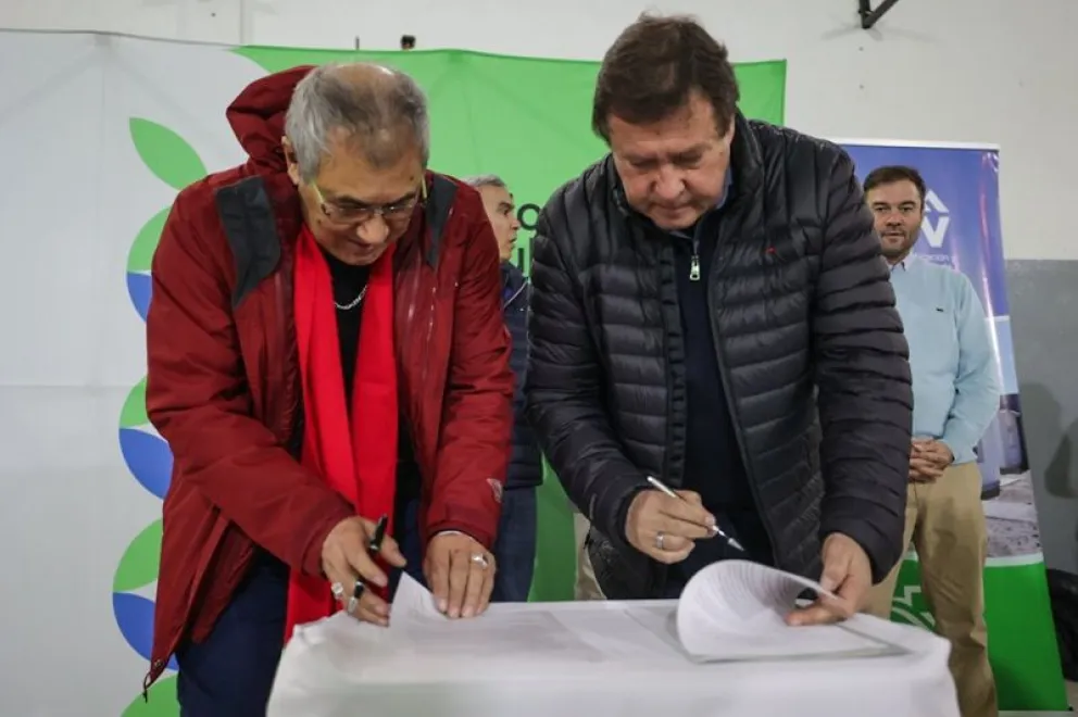 Semanas atrás el gobernador Alberto Weretilneck participó del anuncio de las obras de gas para Mainqué. (Foto archivo)