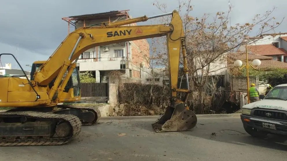 Esta semana se completaron las obras de entubado de un tramo del desagüe A. (Foto gentileza)