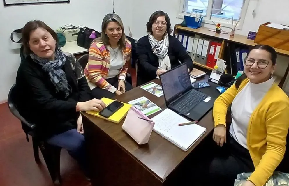 Por el programa Familias Rionegrinas Solidarias se reunieron referentes de SeNAF y el municipio. (Foto gentileza)