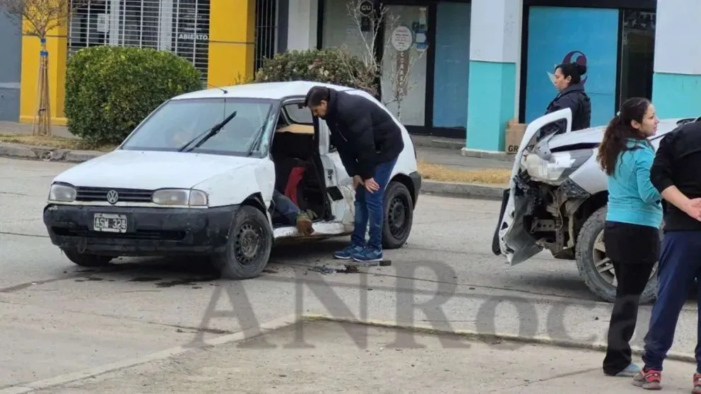 El hecho ocurrió pasadas las 14 en la intersección de las calles Don Bosco y 25 de Mayo. (Foto ANR)