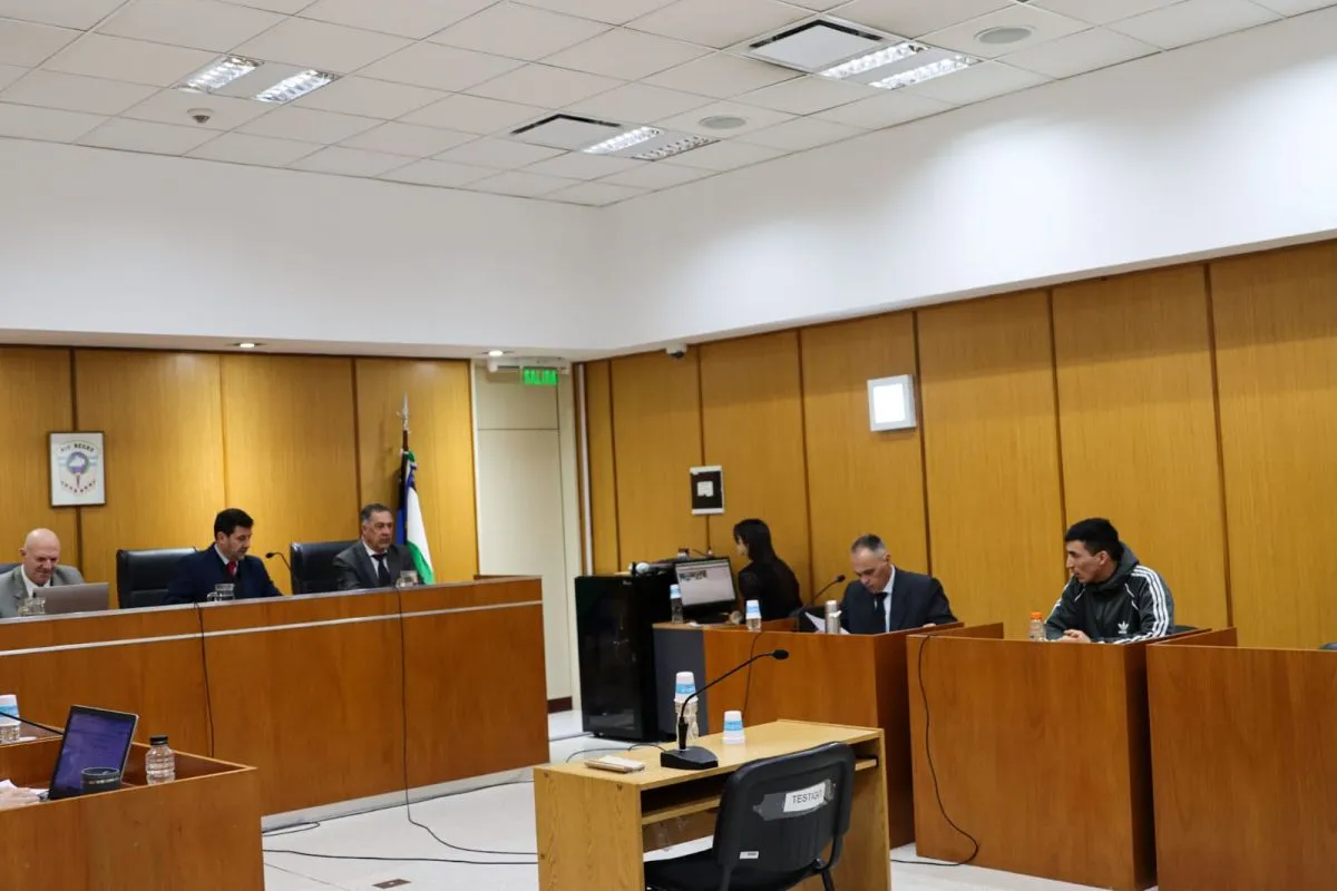 El juicio comenz&oacute; el martes. Ma&ntilde;ana ser&aacute;n los alegatos (Foto Tania Domenicucci).