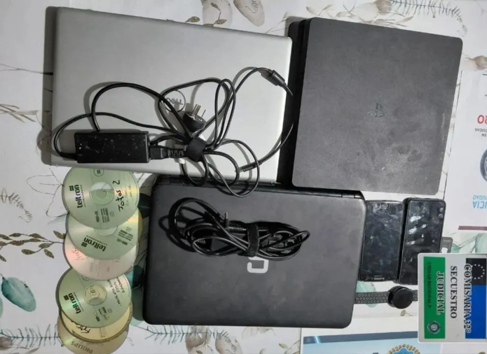 Parte de los elementos secuestrados por la Policía de Río Negro. (Imagen gentileza) 