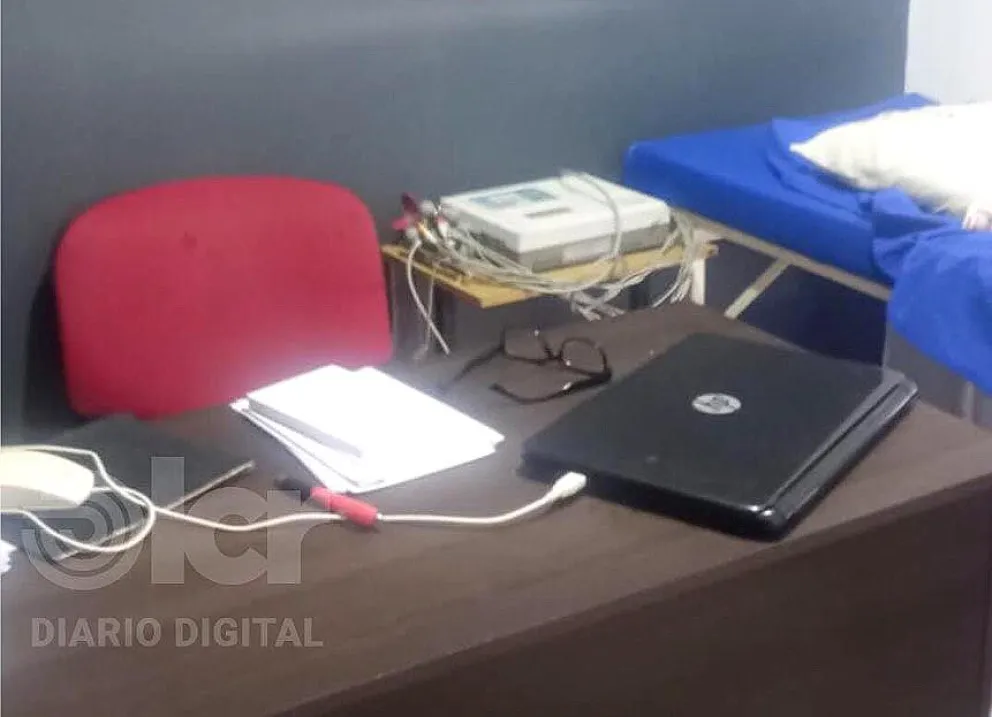 El allanamiento se concretó durante la primera semana. Secuestraron todos los elementos que utilizaba para atender a los pacientes.