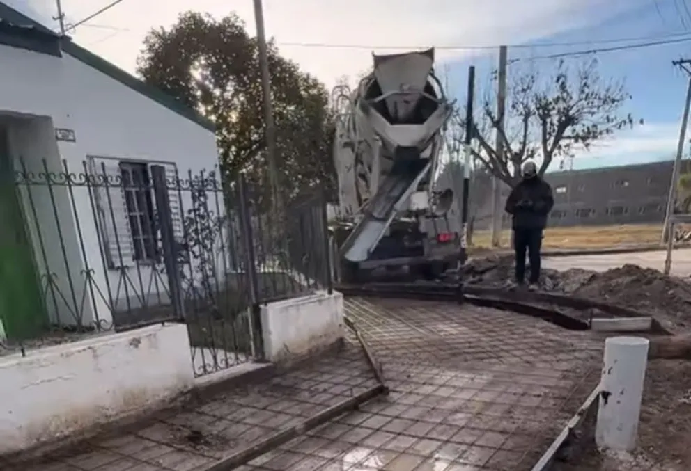 La construcción de veredas es una obra complementaria a la pavimentación de calles. (Foto gentileza)