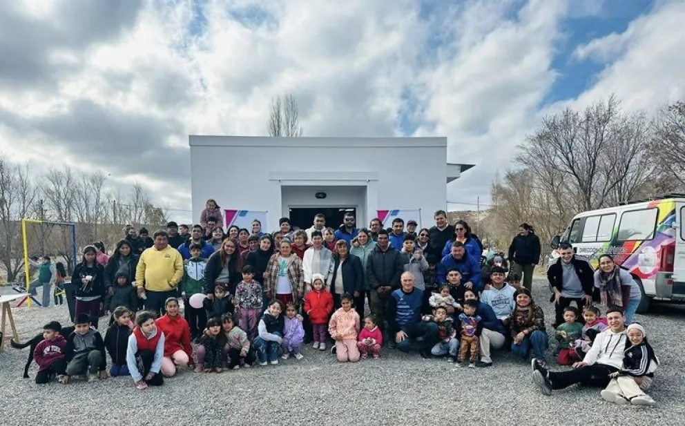 Vecinos del barrio Las Bardas disfrutaron de las actividades por la reinauguración del centro comunitario. (Fotos gentileza)
