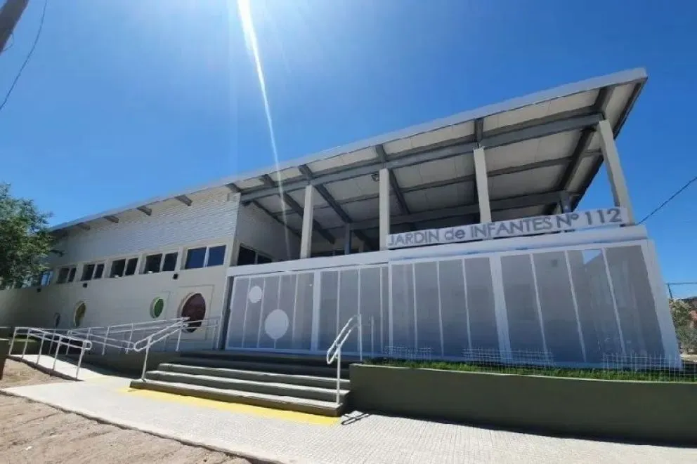 Los niños fueron retirados hacia la calle y luego puestos a resguardo en lugares seguros.