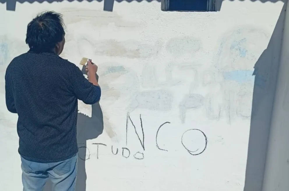 Los vecinos se organizaron y repararon los daños en el centro comunitario y el playón de deportes. (Fotos gentileza)