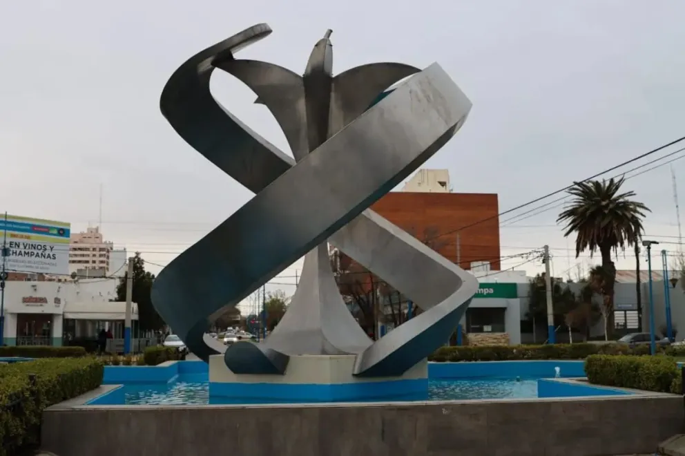 General Roca celebra un nuevo aniversario de su fundación poniendo en valor uno de sus símbolos más emblemáticos. Fotos Tania Domenicucci-ANR