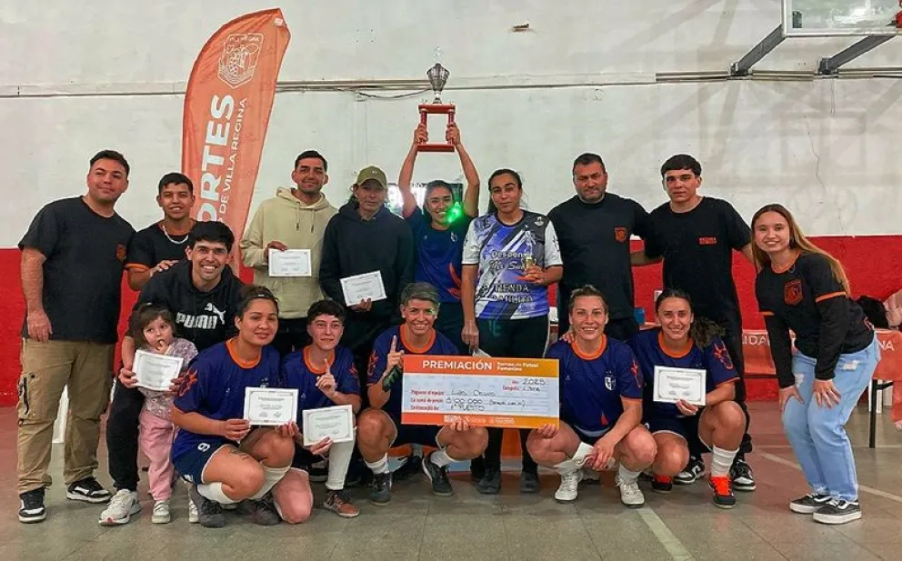 Las Chivas se consagraron como campeonas del torneo de fútbol femenino en Regina. (Fotos gentileza)