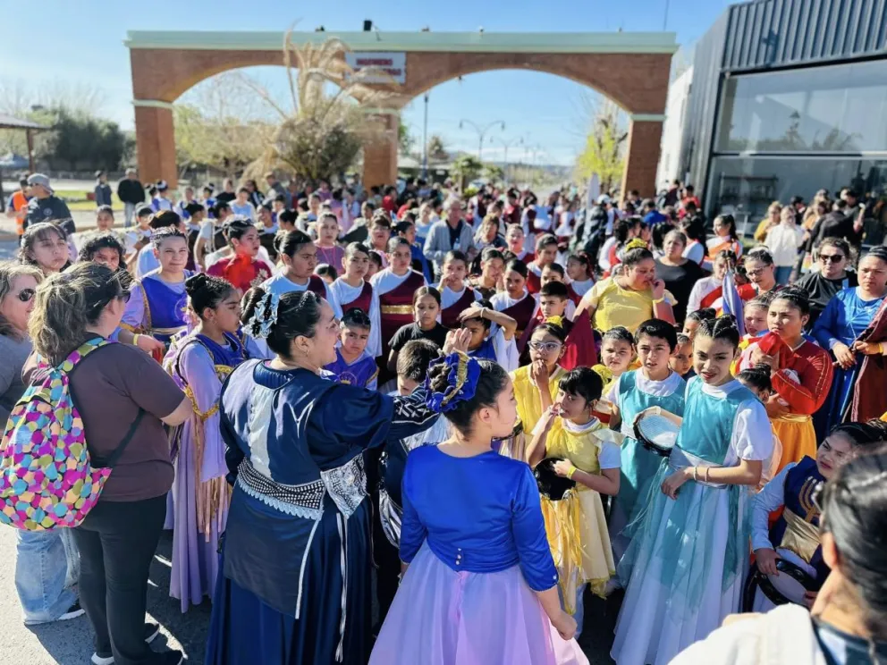 El evento comenzó alrededor de las 16 y partió desde el arco de avenida Perón (Fotos Municipio IH).