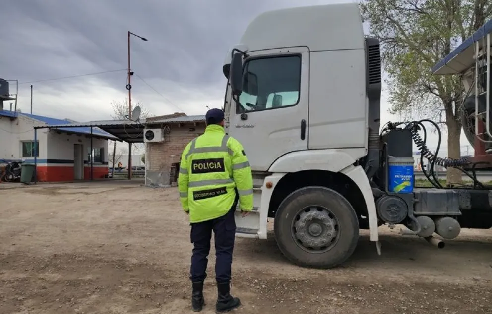 El operativo de control se realizó en la mañana de este martes en la Ruta 22 en Chichinales. (Foto gentileza)
