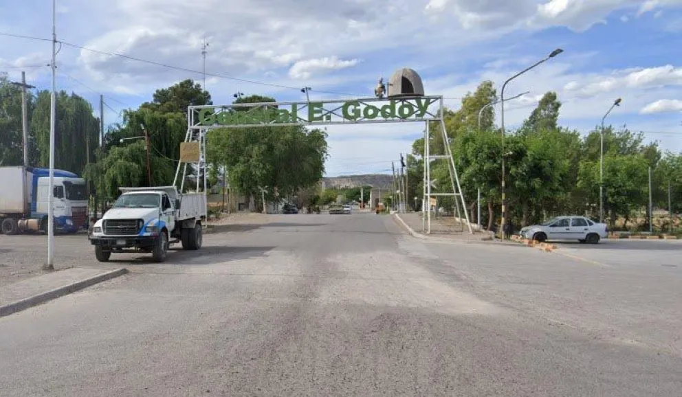 Se resolvió que podrán jugar en la vereda y espacios comunes siempre que respeten el orden y el descanso de los vecinos (Foto google maps).