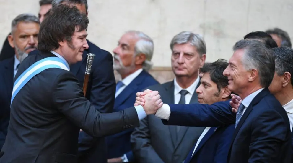 Javier Milei junto a Mauricio Macri. 