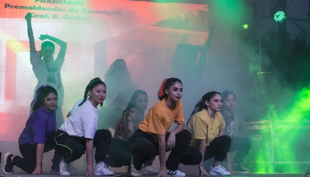 Los estudiante de Mainqué tendrán su fogón para celebrar su día. (Foto archivo)