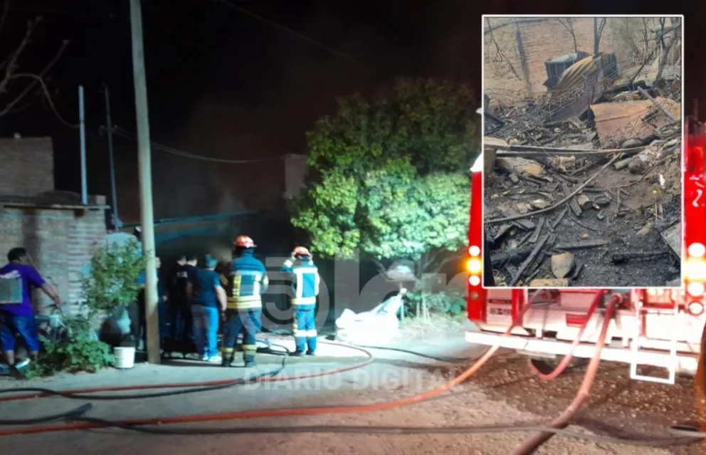 El incendio comenzó alrededor de las 21,30. En el lugar trabajaron alrededor de 20 bomberos. 