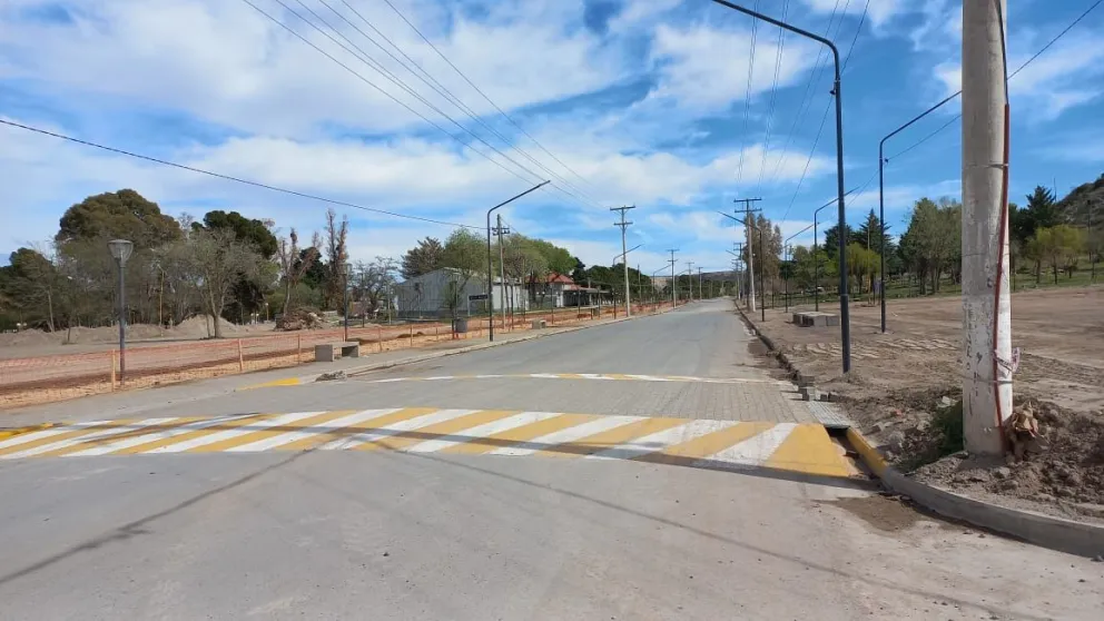El nuevo espacio gastronómico se ubicará en la esquina suroeste del estacionamiento del anfiteatro, lindante a la plaza del sendero a la capilla. Foto LCR (ilustrativa).