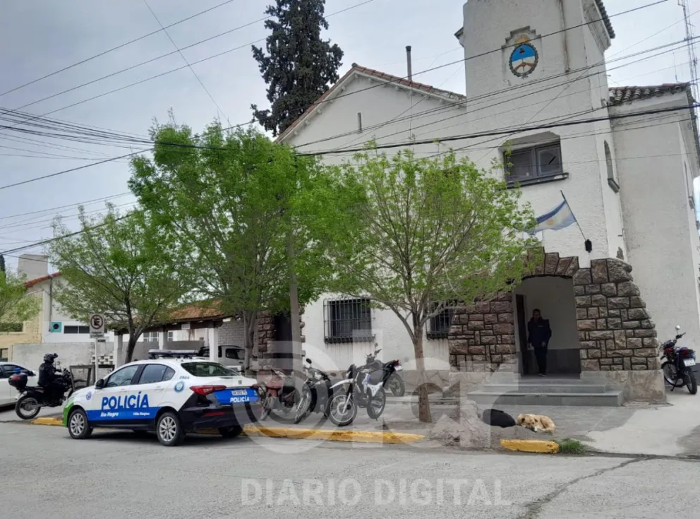 Antes de quedar detenido en la Comisaría Quinta, el sujeto fue atendido en el hospital debido a la alteración que presentaba (Foto archivo).