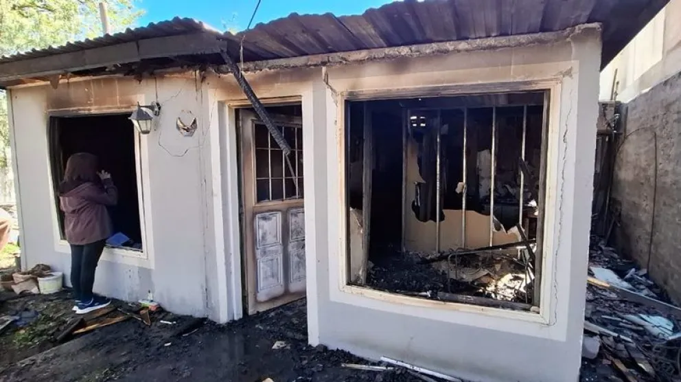 Ayer hubo un incendio en calle Matheu con p&eacute;rdidas materiales totales (Foto archivo).