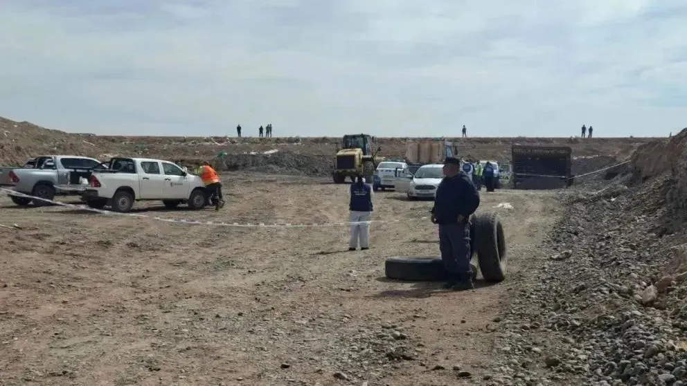 El cuerpo fue hallado en un sector del basural neuquino (Imagen cipo360)