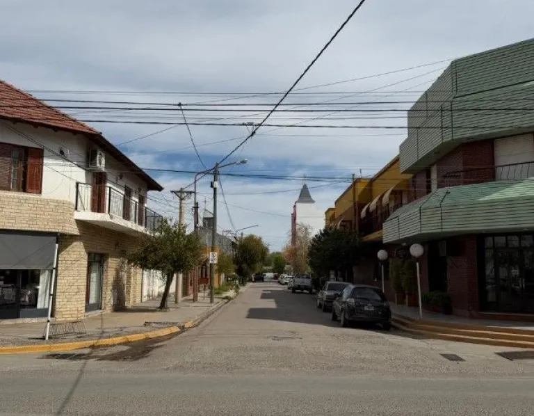 Debido al cambio en Alberdi, la circulaci&oacute;n en Perito Moreno ser&aacute; con direcci&oacute;n a Av. Mitre (Foto Municipio VR).