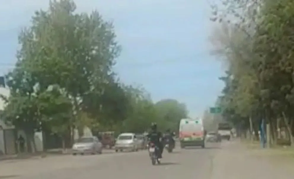 El choque fue en la esquina de Tucumán y Félix Heredia, en J. J. Gómez. Dos adolescentes permanecen en estado crítico. Foto (gentileza)