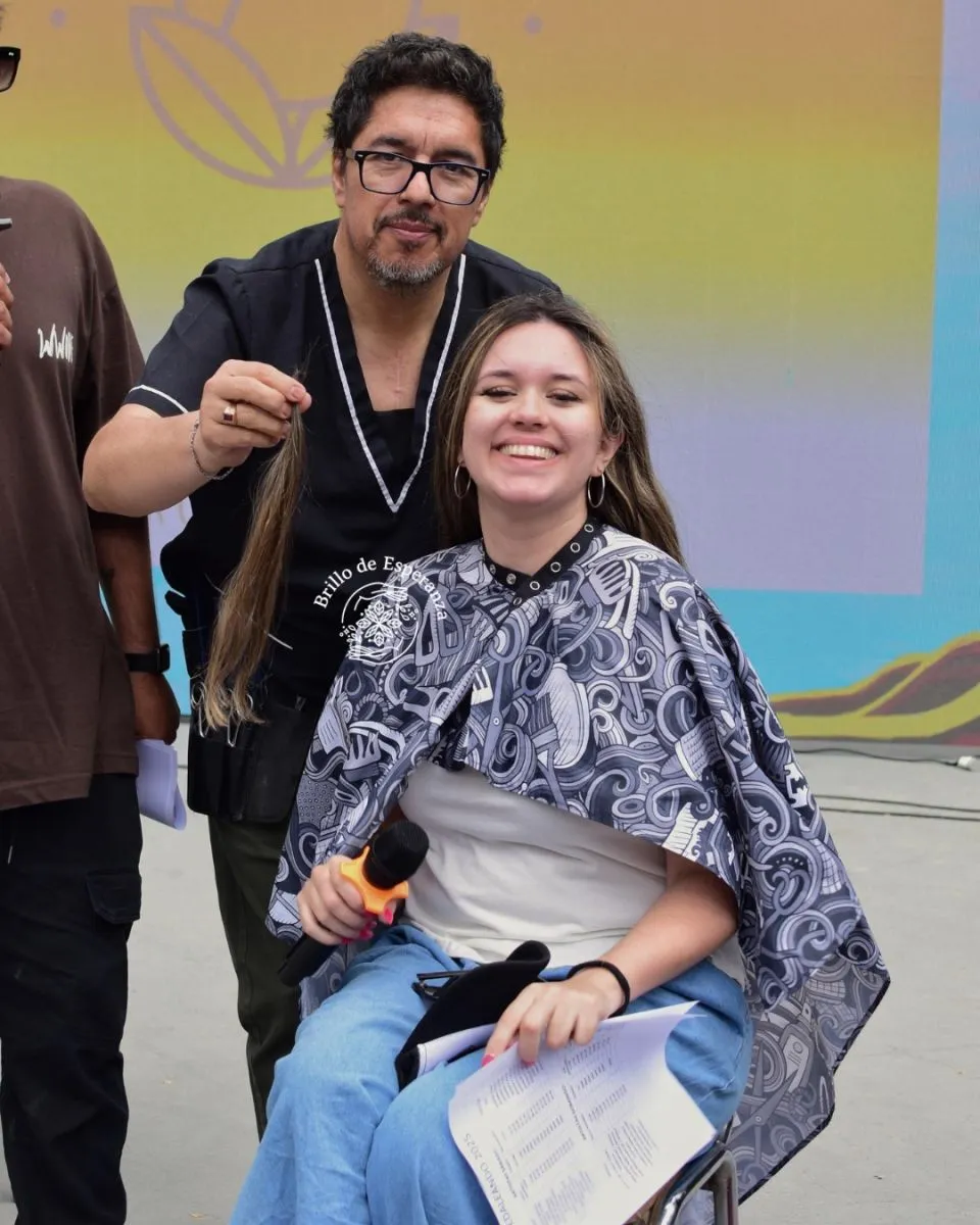 Virginia, una de las conductoras, también decidió donar. Foto: Brillo de Esperanza