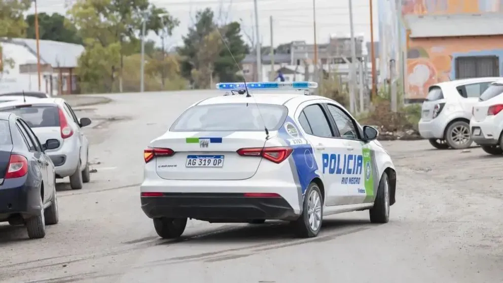 El hombre fue detenido tras saltar el cerco perimetral de una casa para llevarse herramientas.