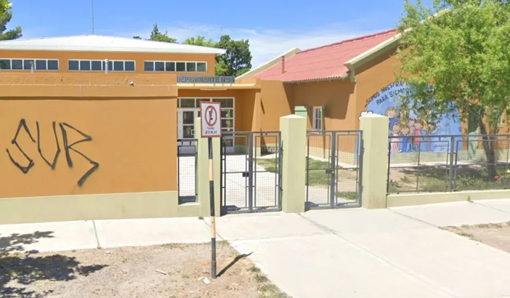 Por segunda vez en pocos días el Jardín 55 sufrió daños en las instalaciones en un intento de robo de reflectores. Foto: gentileza