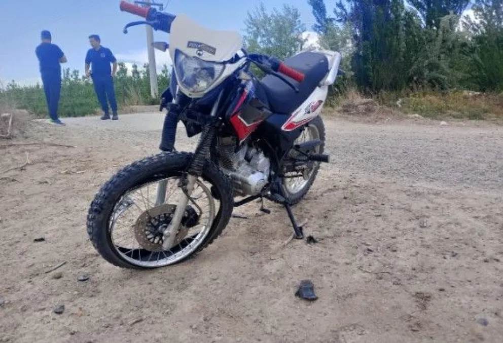 El hecho que no llevara el casco puesto provocó que la mayor parte de los golpes en el motociclista fuesen en la cabeza. 