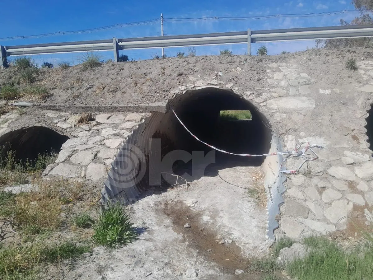 La polic&iacute;a de la Quinta y Criminal&iacute;stica resguard&oacute; el lugar durante la jornada del s&aacute;bado. Foto LCR. 