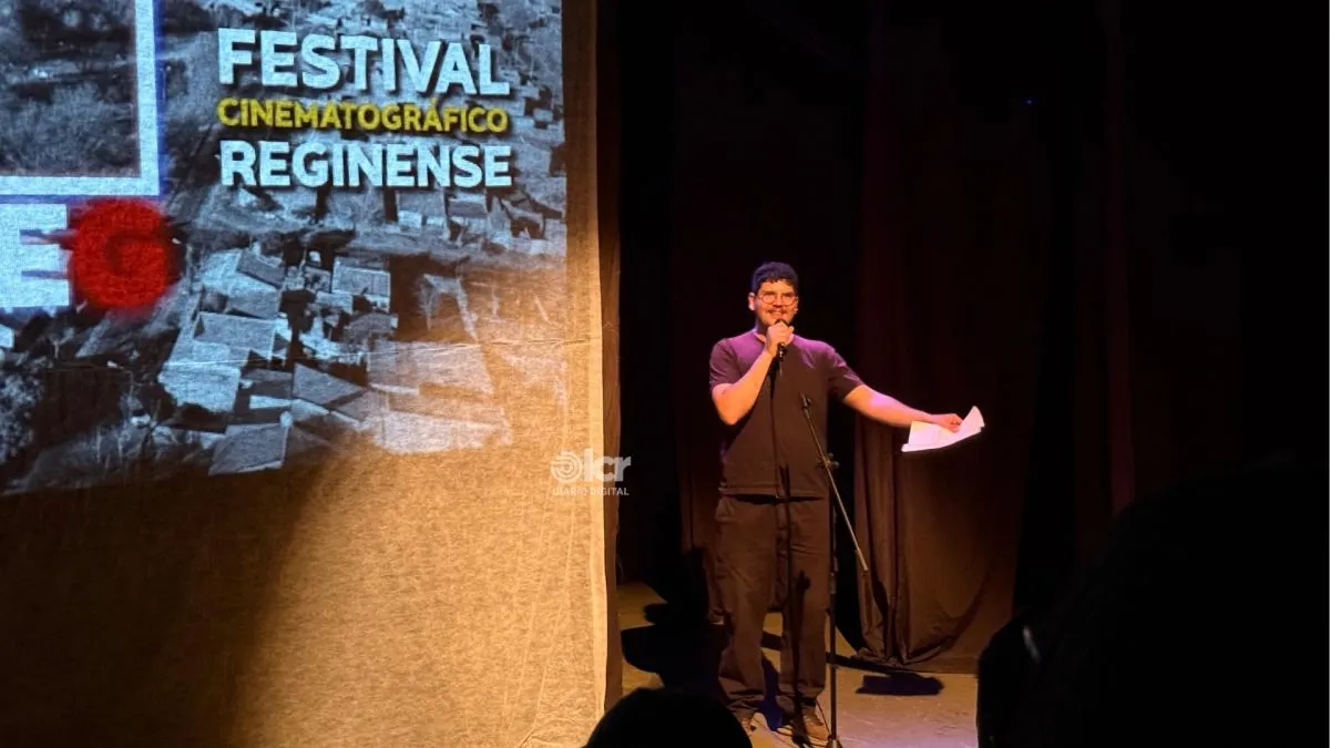 Marcos Qui&ntilde;ones, creador del festival, abri&oacute; el evento y cont&oacute; c&oacute;mo naci&oacute; su v&iacute;nculo con el cine. Foto: Celeste Cerezuela